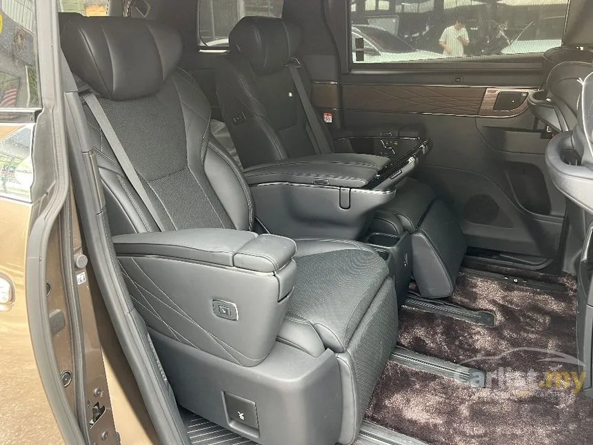 2024 Toyota Alphard Executive Lounge MPV