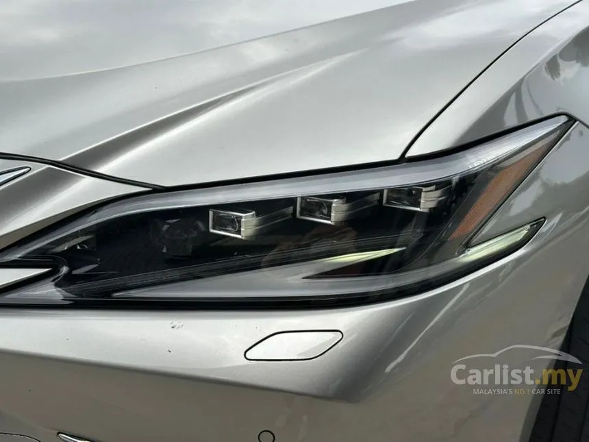 2022 Lexus ES 250 Luxury Sedan