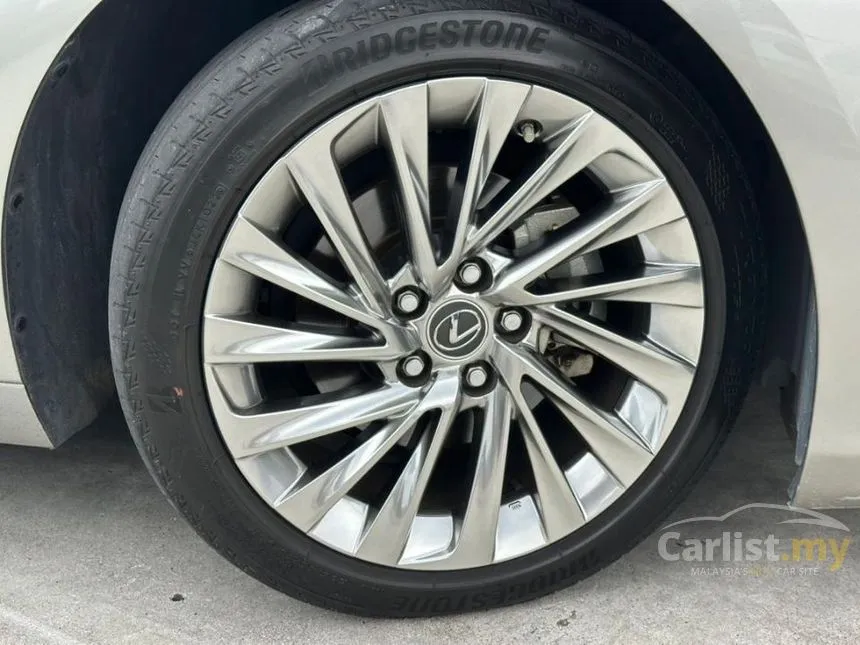 2022 Lexus ES 250 Luxury Sedan