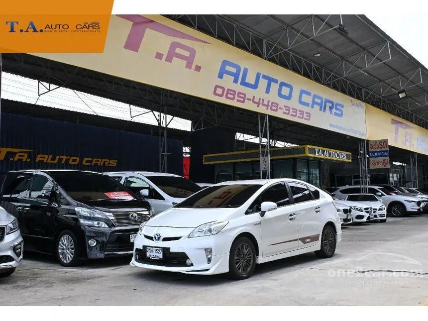 2013 Toyota PRIUS Hybrid TRD Sportivo Hatchback