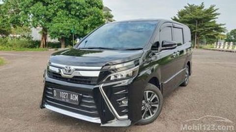 Toyota Voxy Bekas Termurah, Jangan Kaget Lihat Harga dan DP-nya