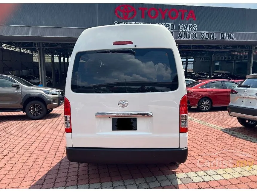 2015 Toyota Hiace Window Van