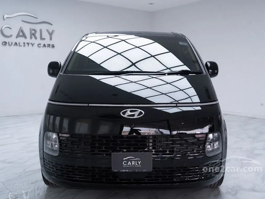 2021 Hyundai Staria SEL Van