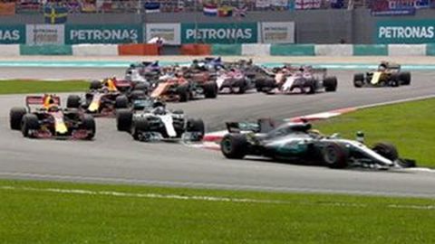 Verstappen Rayakan Ulang Tahun dengan Kemenangan di F1 Sepang 2017