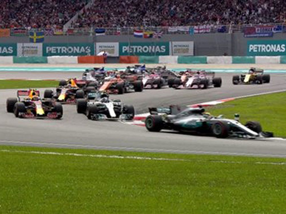 Verstappen Rayakan Ulang Tahun dengan Kemenangan di F1 Sepang 2017