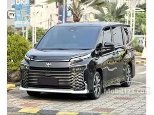 2022 Toyota Voxy 2.0 MPV
