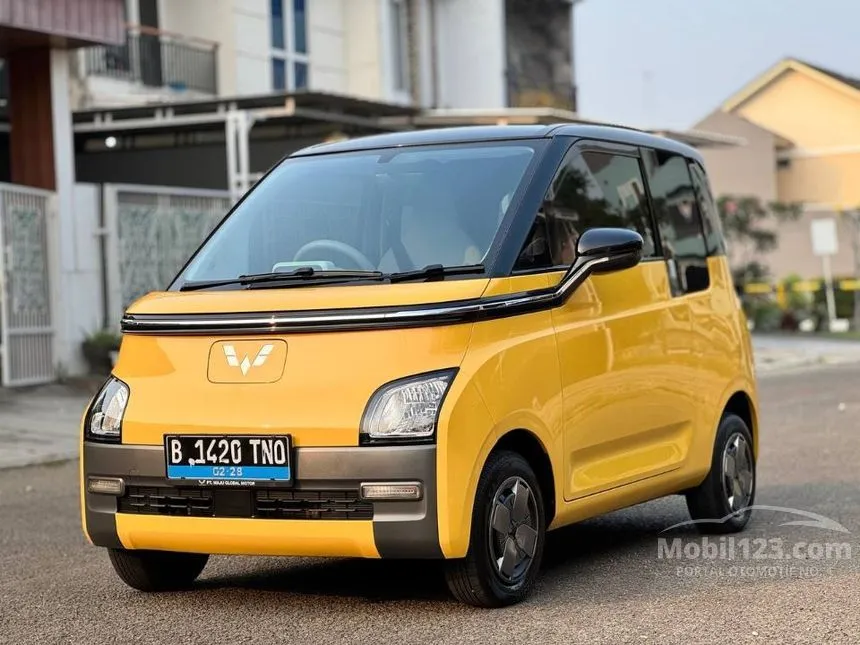 2022 Wuling Air EV Standard Range Hatchback
