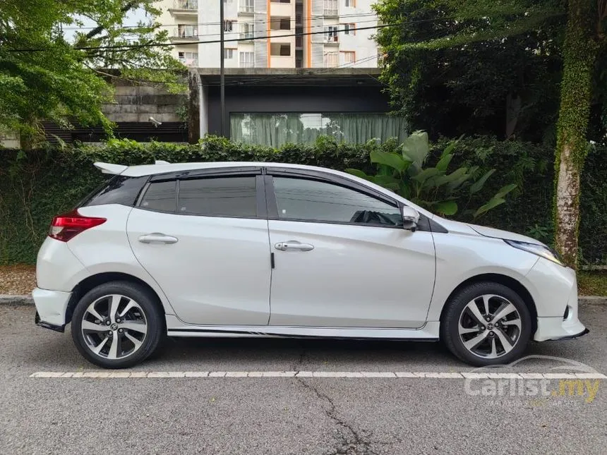 2022 Toyota Yaris E Hatchback