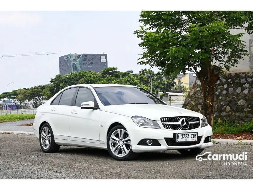 2011 Mercedes-Benz C200 CGI Avantgarde Sedan