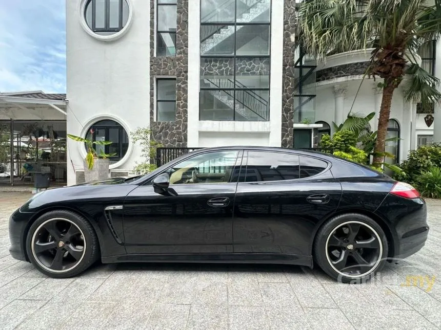2015 Porsche Panamera Hatchback