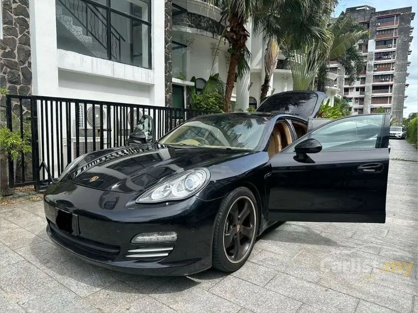 2015 Porsche Panamera Hatchback