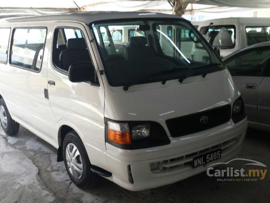 toyota hiace van 2005 model
