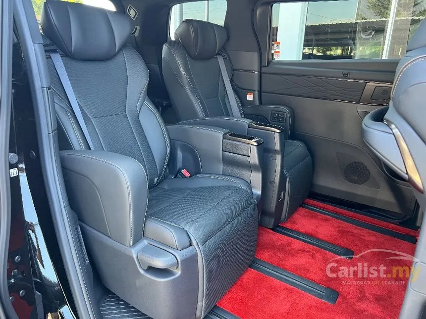2025 Toyota Alphard Executive Lounge MPV