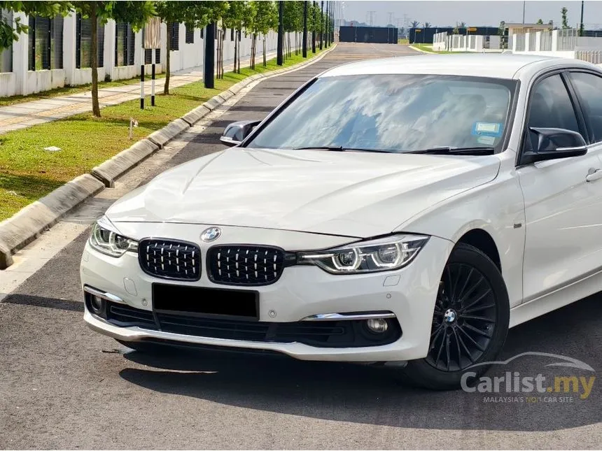 2016 BMW 318i Luxury Sedan