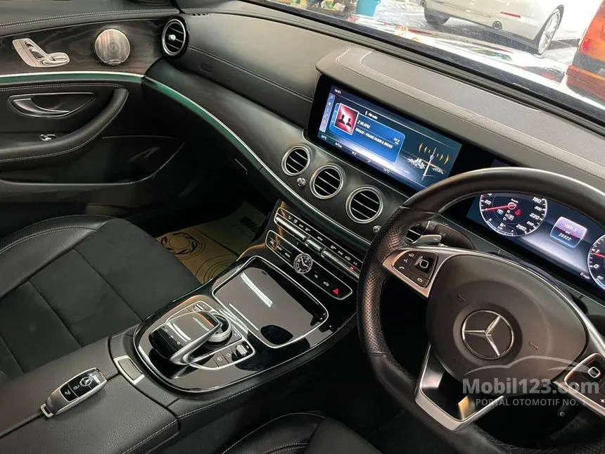 2017 Mercedes-Benz E300 AMG Line Sedan