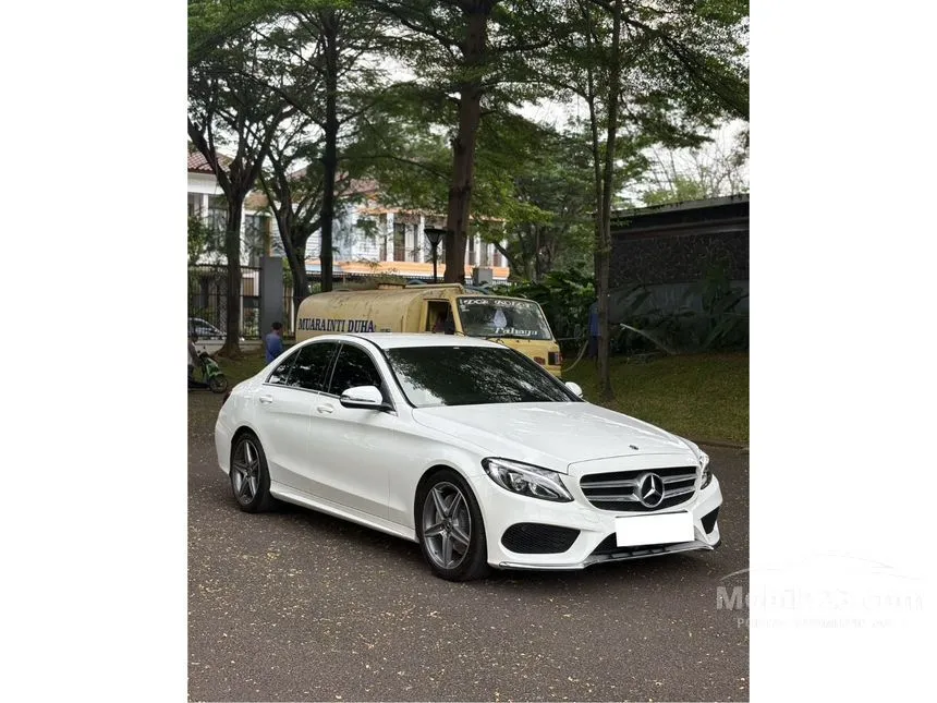 2018 Mercedes-Benz C200 AMG Line Sedan