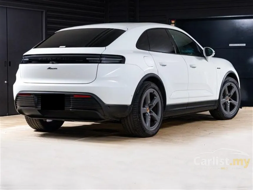 2025 Porsche Macan SUV