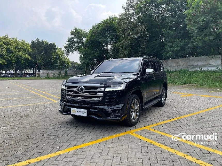 2023 Toyota Land Cruiser 300 VX-R (Premium Colour) SUV