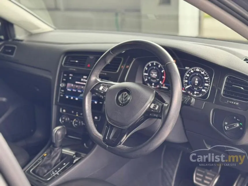 2020 Volkswagen Golf TSI R-Line Hatchback