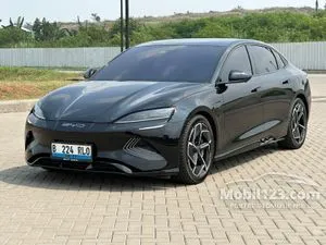 2024 BYD Seal Premium Extended Range Sedan