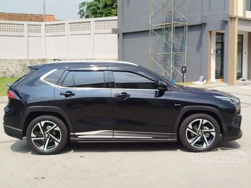 2023 Toyota Yaris Cross S HV SUV
