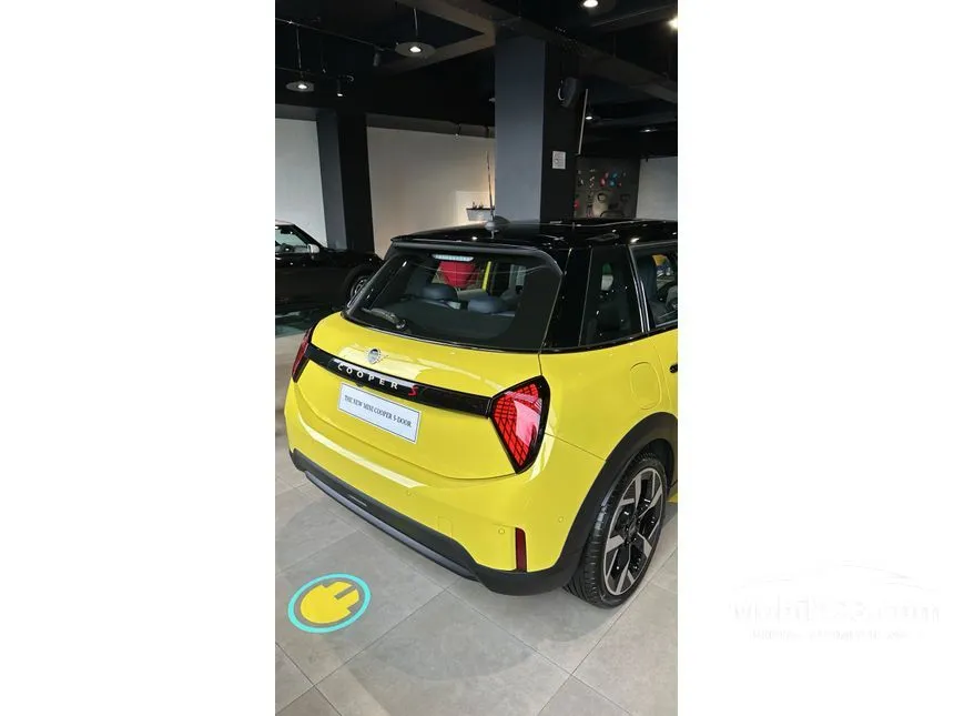 2025 MINI Cooper S 5 Door Hatchback