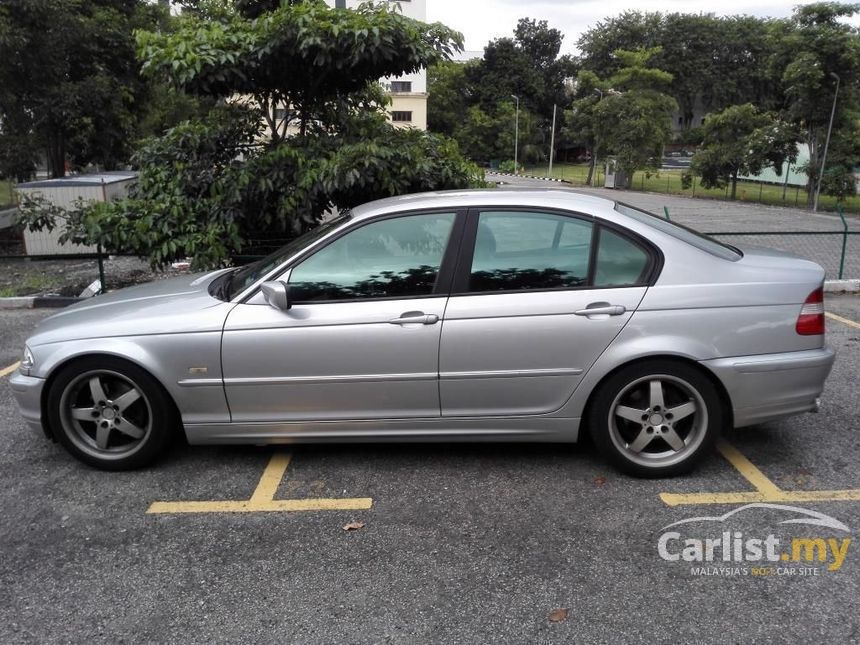 2000 BMW 318i Sedan