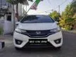 Jual Mobil Honda Jazz 2017 1.5 di Jawa Timur Automatic Hatchback Putih Rp 190.000.001