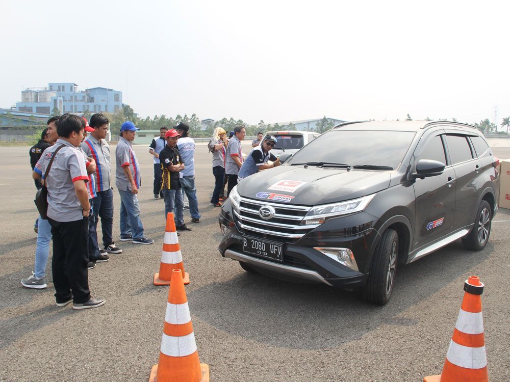 Daihatsu Berbagi 3 Teknik Pengereman yang Baik dan Benar