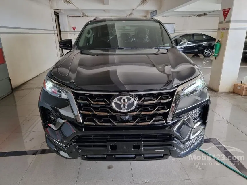 Jual Mobil Toyota Fortuner 2023 GR Sport 2.8 di DKI Jakarta Automatic SUV Hitam Rp 596.450.000