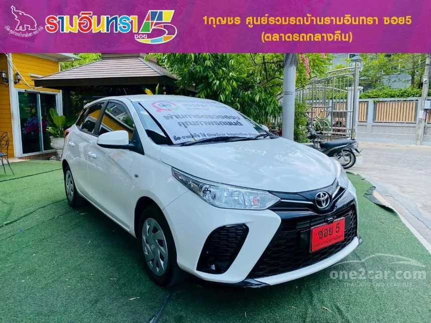 2022 Toyota YARIS Entry Hatchback