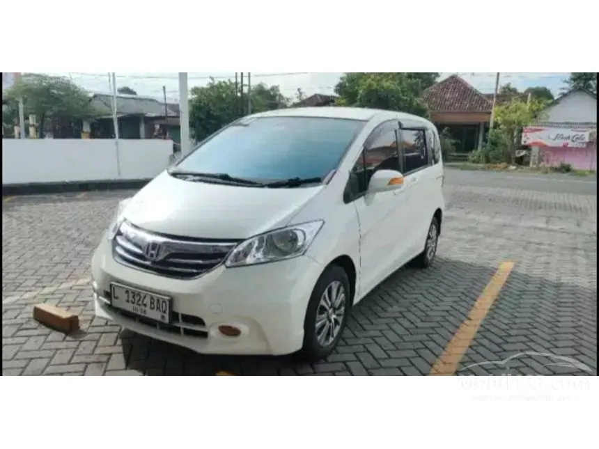 Jual Mobil Honda Freed 2013 S 1.5 di Jawa Timur Automatic MPV Putih Rp 159.000.000