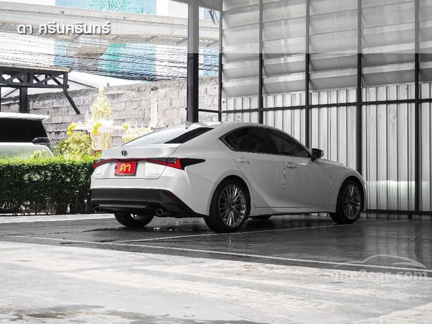 2025 Lexus IS300h Premium Sedan