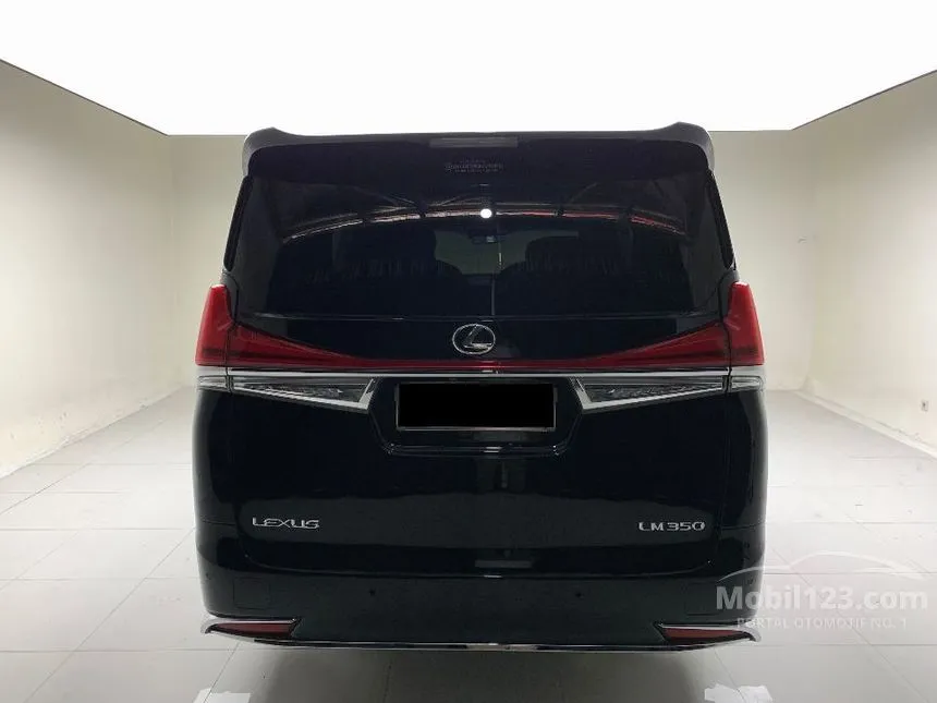 2020 Lexus LM 350 7 Seater MPV