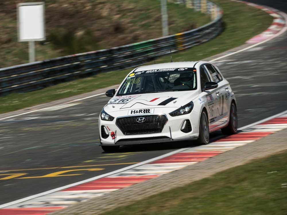 Hyundai i30 N Jajal Balap 24 Jam di Nurburgring