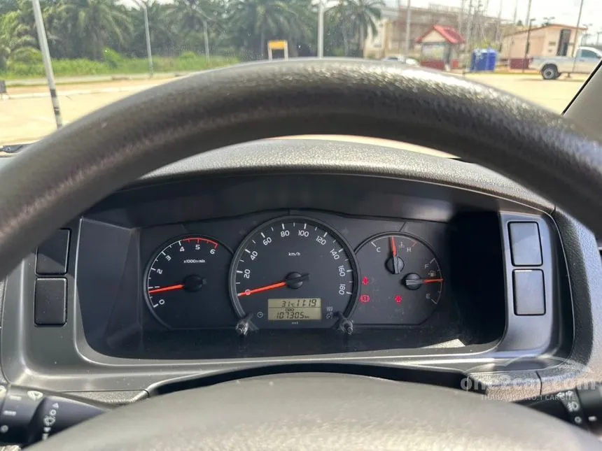 2017 Toyota HIACE D4D Van