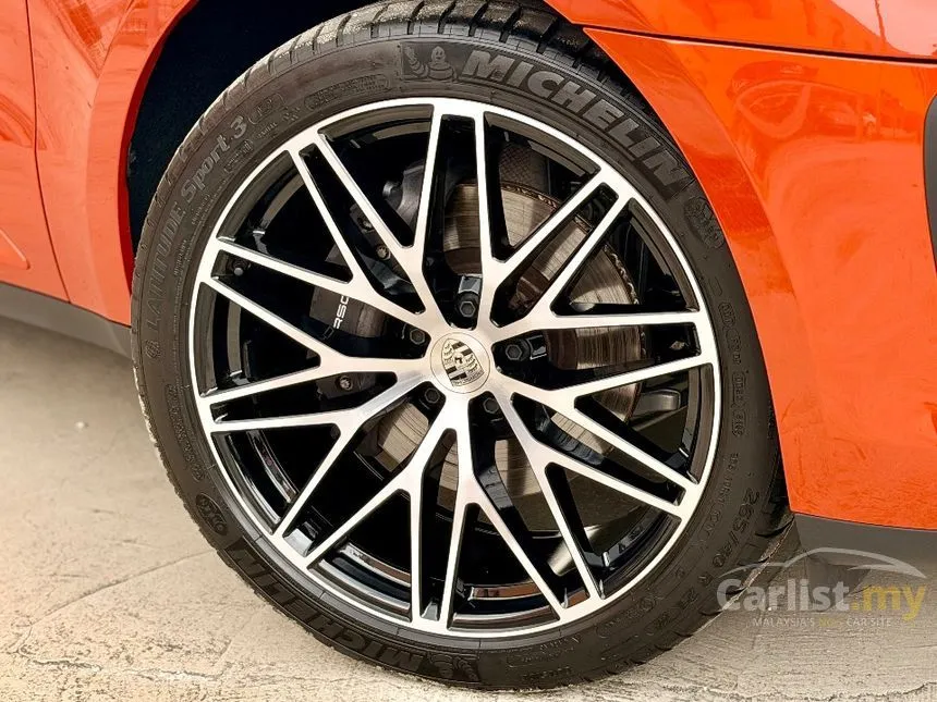 2022 Porsche Macan SUV
