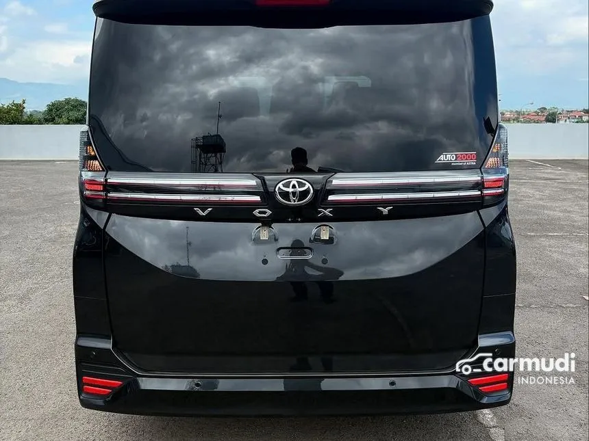 2025 Toyota Voxy (Premium Color) MPV