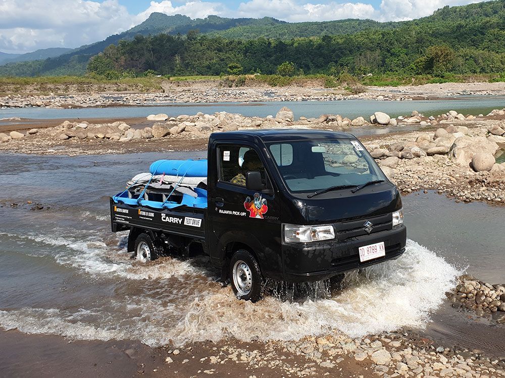 Suzuki Carry Pick Up Dominasi Kendaraan Niaga Ringan di Tengah Pandemi