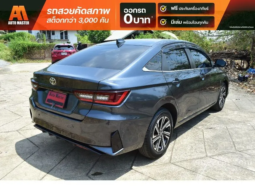 2022 Toyota Yaris Ativ Premium Sedan
