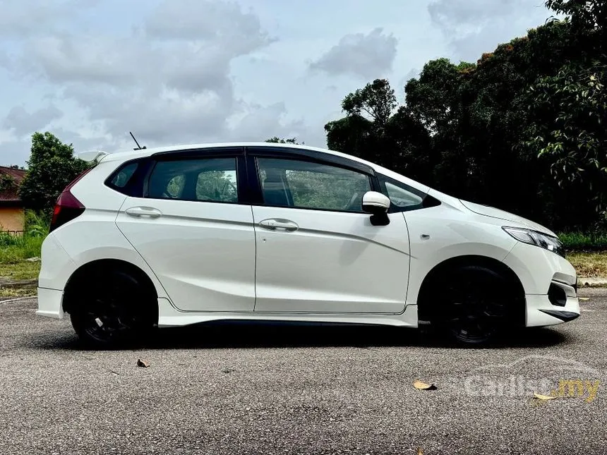 2017 Honda Jazz Hybrid Hatchback