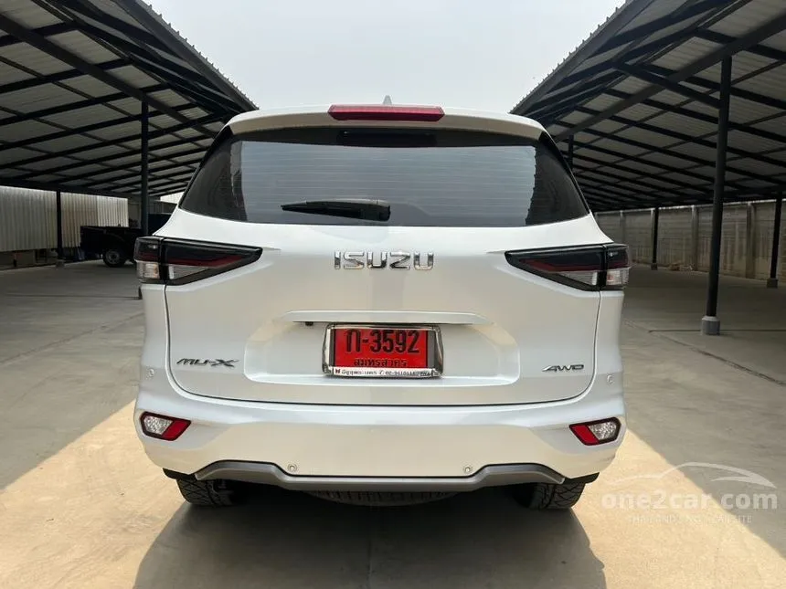 2022 Isuzu MU-X Ultimate SUV