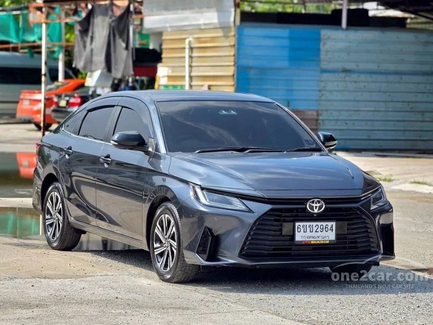 2024 Toyota Yaris Ativ Premium Luxury Sedan