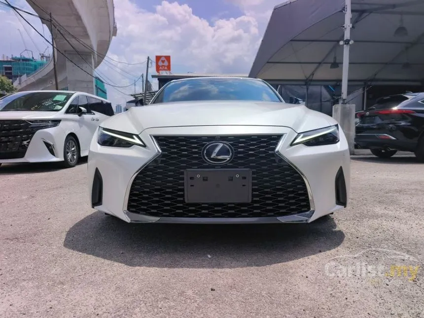 2021 Lexus IS 300 Luxury Sedan