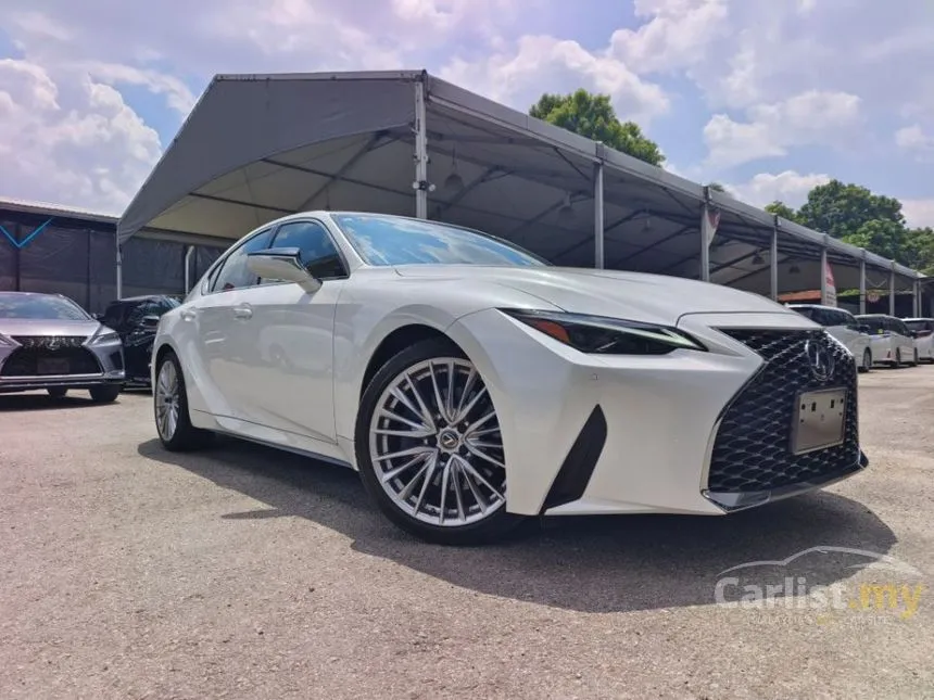 2021 Lexus IS 300 Luxury Sedan