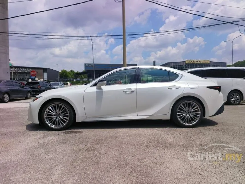 2021 Lexus IS 300 Luxury Sedan