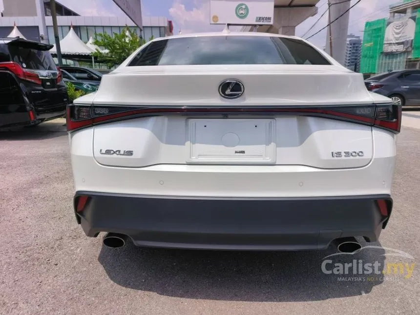 2021 Lexus IS 300 Luxury Sedan