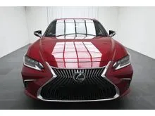 2019 Lexus ES 250 2.5 Luxury Sedan 71K-MILAGE/ FULL SERVICE RECORD LEXUS/ ONE OWNER/ GRADE A/ FREE 1YEAR WARRANTY