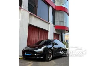 2021 Tesla Model 3 Standard Range Plus Sedan