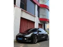 2021 Tesla Model 3 0.0 Standard Range Plus Sedan (Faktur 2022) Black on Black Odo 25 Rb (TERMURAH)